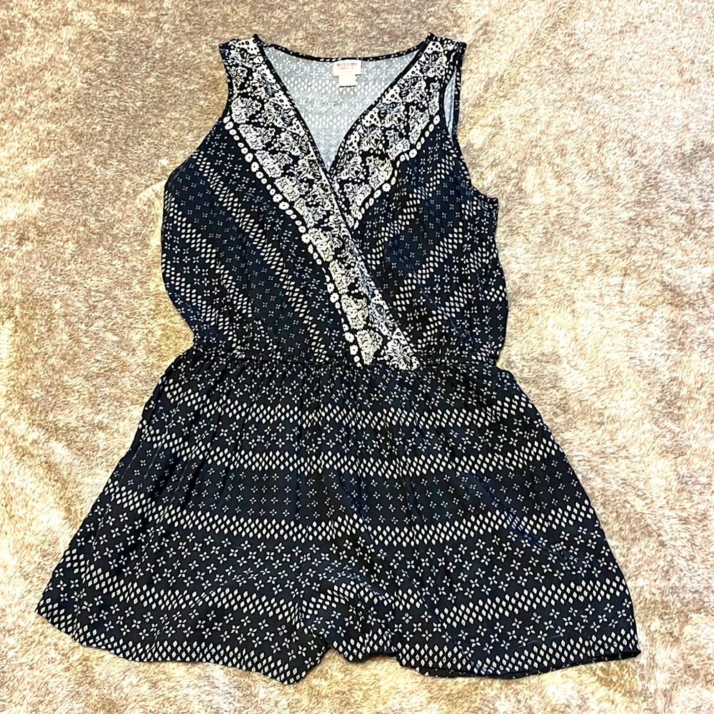 Mossimo Supply Co black printed romper size large.